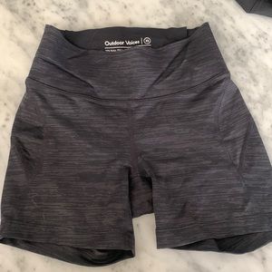 Outdoor voices Move Free 3.5” short, size XS